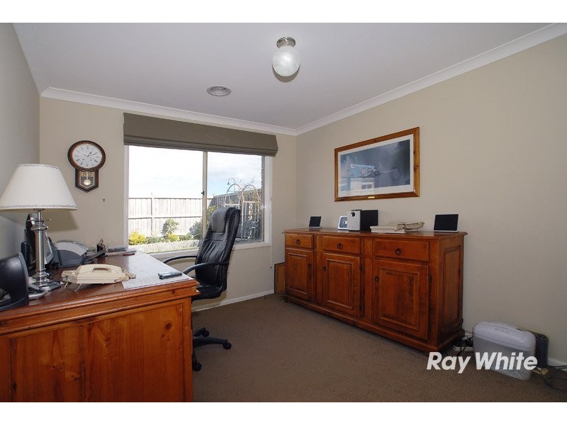 41 Sussex Avenue, Cranbourne VIC 3977