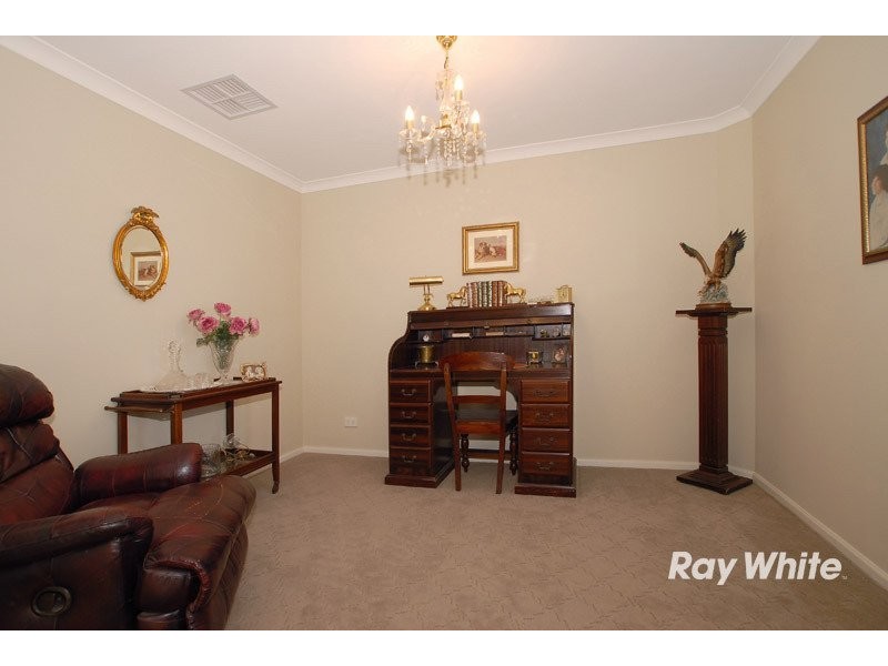 41 Sussex Avenue, Cranbourne VIC 3977