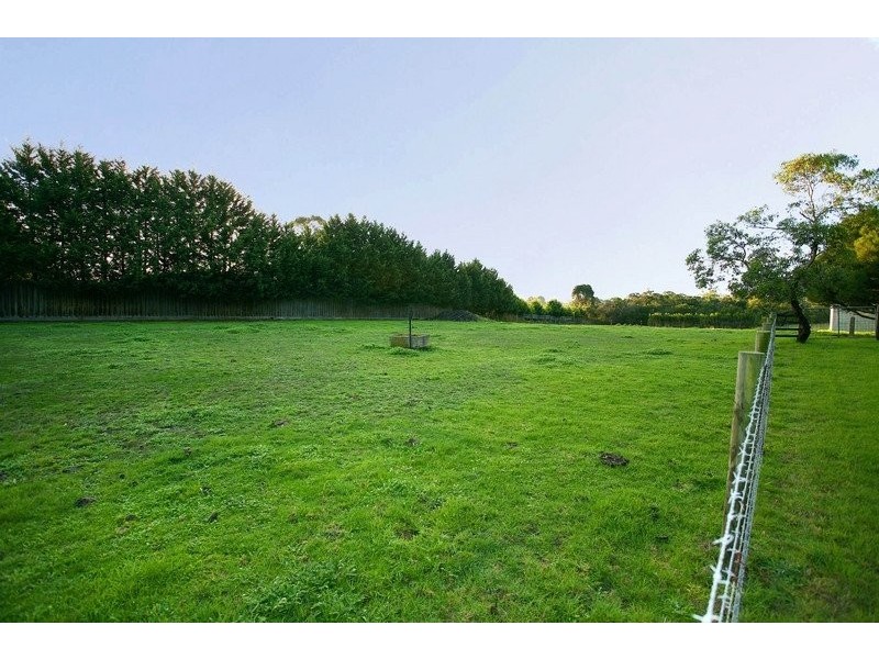 15 Olive Road, Devon Meadows VIC 3977