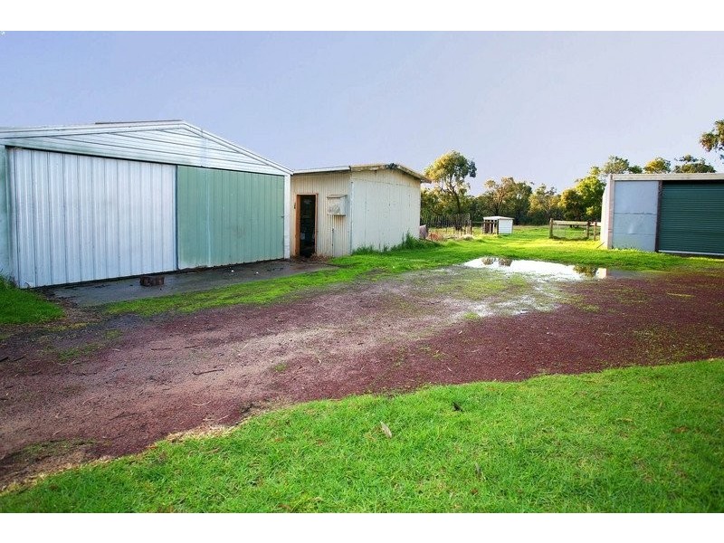 15 Olive Road, Devon Meadows VIC 3977