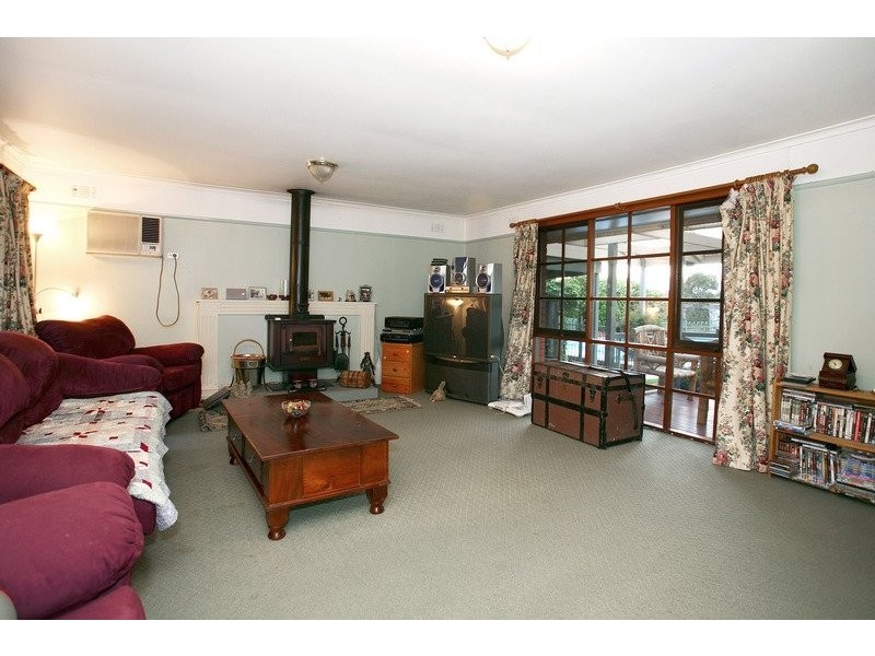 15 Olive Road, Devon Meadows VIC 3977