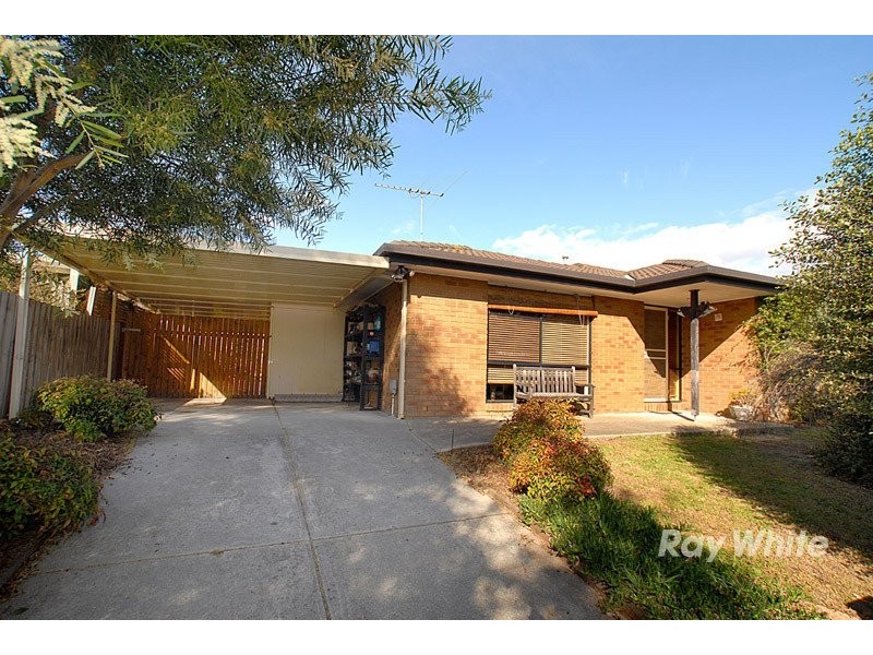12 Lansell Drive, Cranbourne VIC 3977