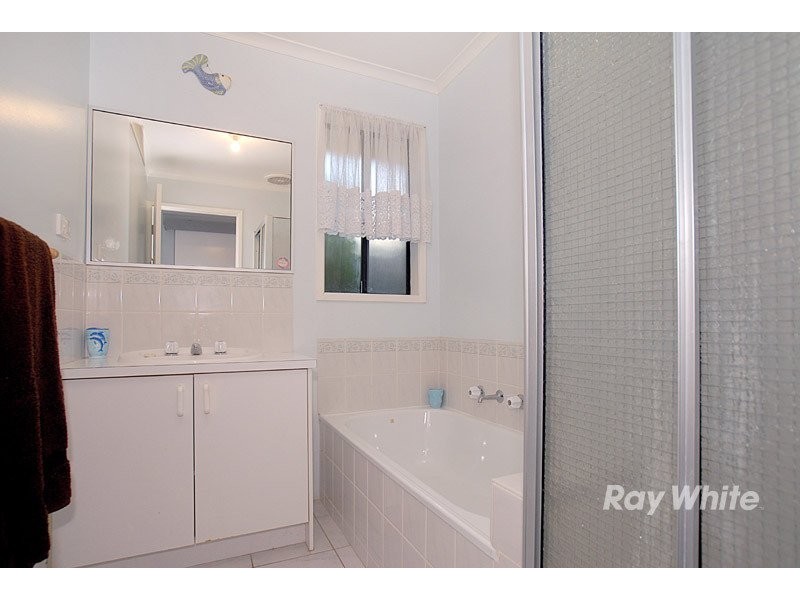 12 Lansell Drive, Cranbourne VIC 3977