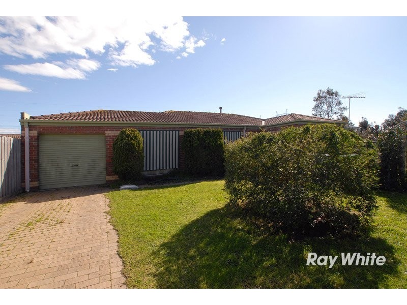 10 Orlit Close, Cranbourne VIC 3977