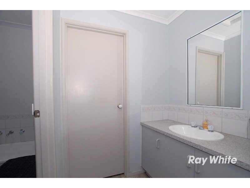 10 Orlit Close, Cranbourne VIC 3977