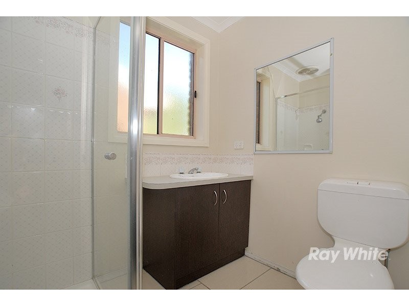 6 Maureen Close, Cranbourne VIC 3977