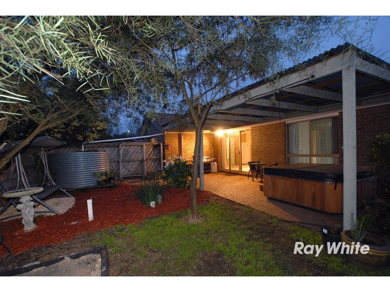 7 Yaltara Close, Cranbourne VIC 3977