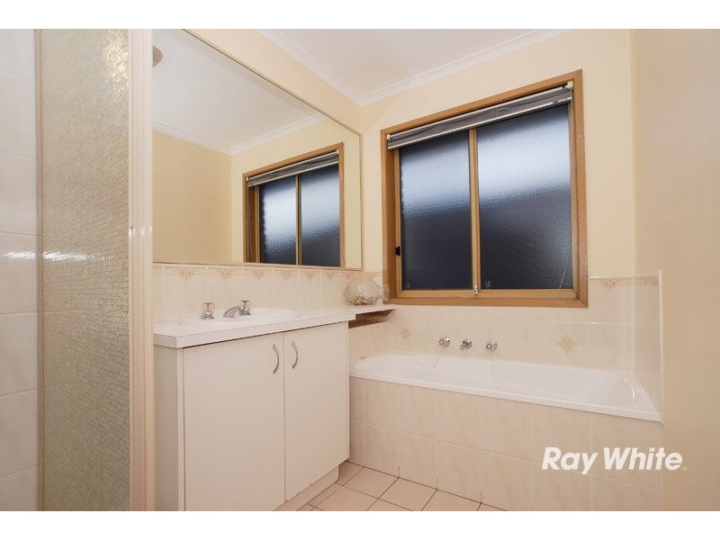 7 Yaltara Close, Cranbourne VIC 3977