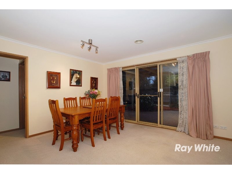 7 Yaltara Close, Cranbourne VIC 3977