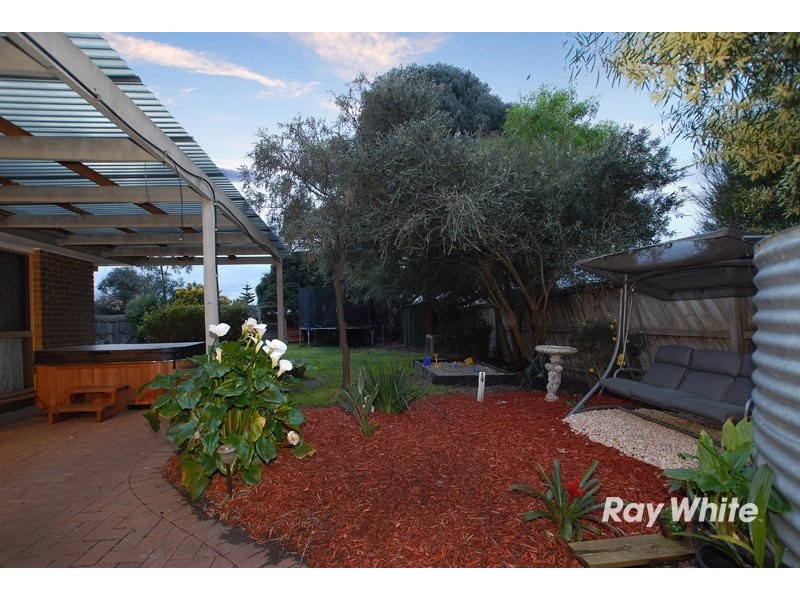 7 Yaltara Close, Cranbourne VIC 3977