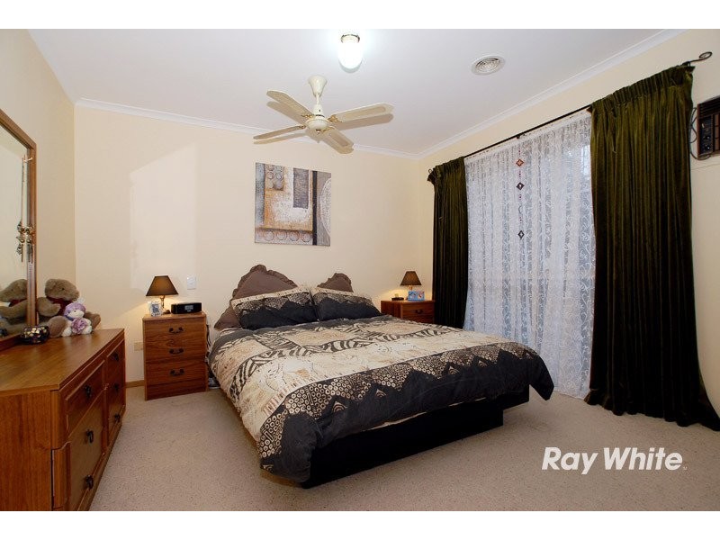 7 Yaltara Close, Cranbourne VIC 3977