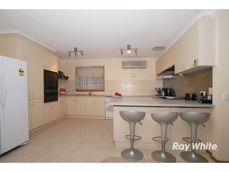 7 Yaltara Close, Cranbourne VIC 3977
