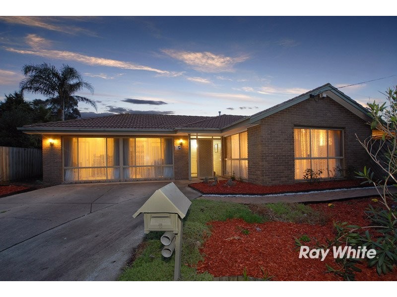 7 Yaltara Close, Cranbourne VIC 3977