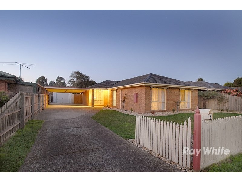 9 Strafford Avenue, Cranbourne VIC 3977
