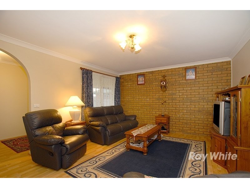 9 Strafford Avenue, Cranbourne VIC 3977