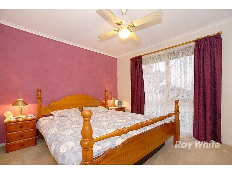 9 Strafford Avenue, Cranbourne VIC 3977