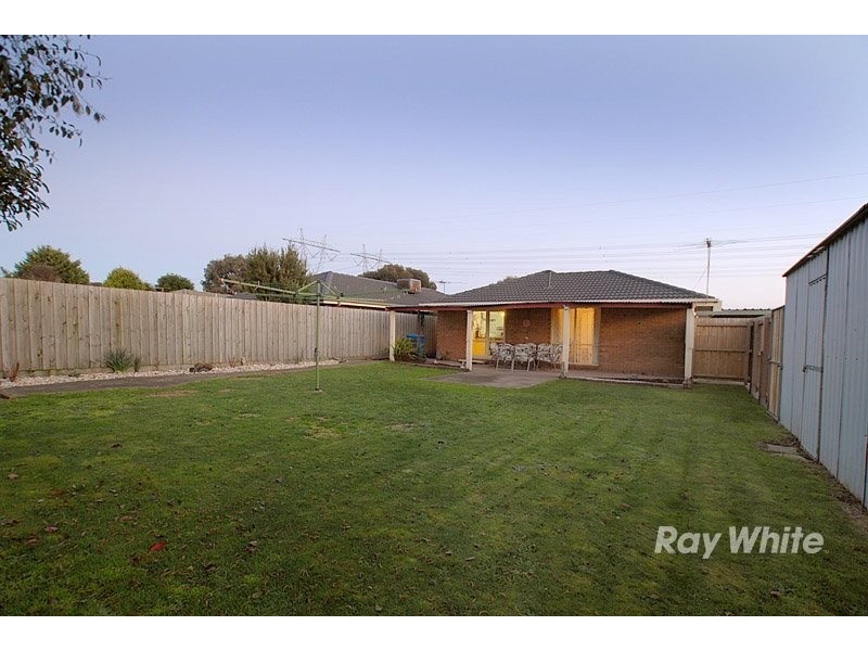 9 Strafford Avenue, Cranbourne VIC 3977