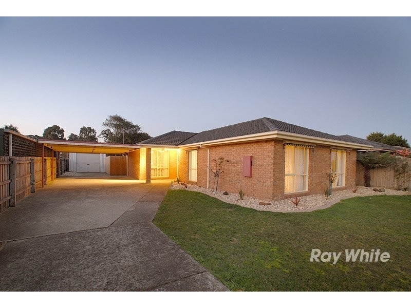 9 Strafford Avenue, Cranbourne VIC 3977