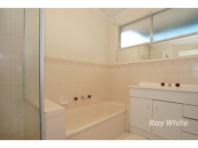 40 Cranbourne Drive, Cranbourne VIC 3977