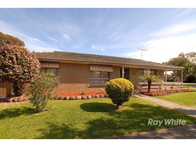 40 Cranbourne Drive, Cranbourne VIC 3977