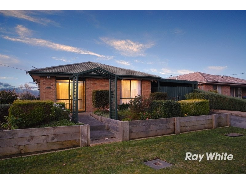 1 Dior Court, Cranbourne VIC 3977