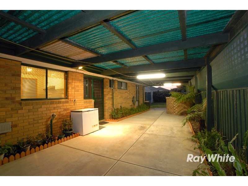 1 Dior Court, Cranbourne VIC 3977