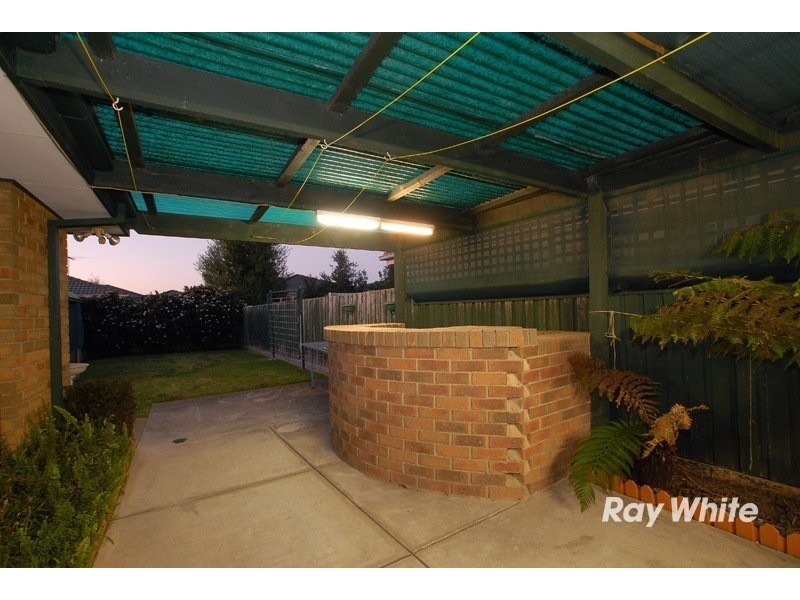 1 Dior Court, Cranbourne VIC 3977