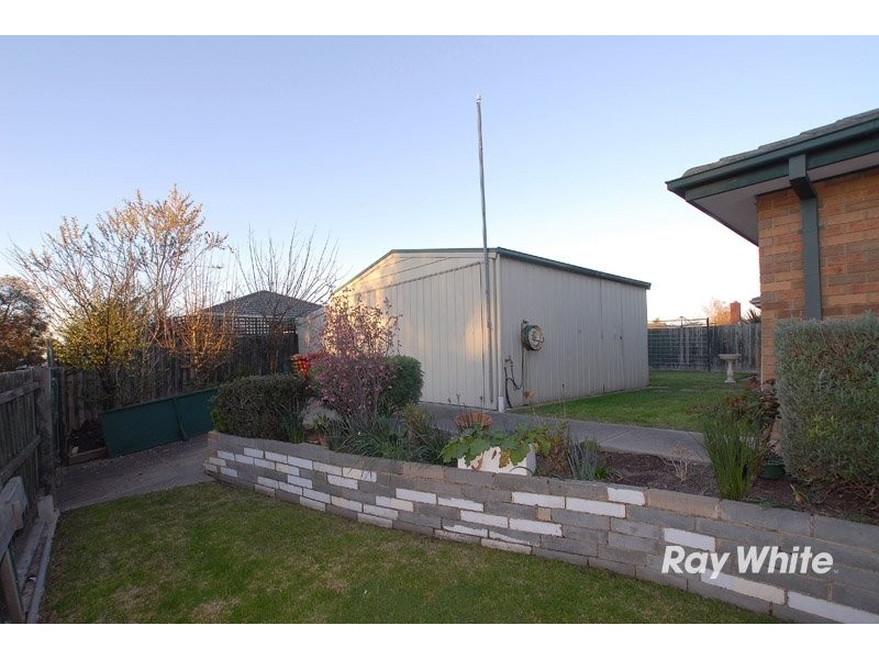 1 Dior Court, Cranbourne VIC 3977