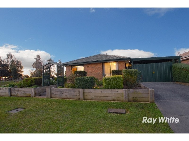 1 Dior Court, Cranbourne VIC 3977