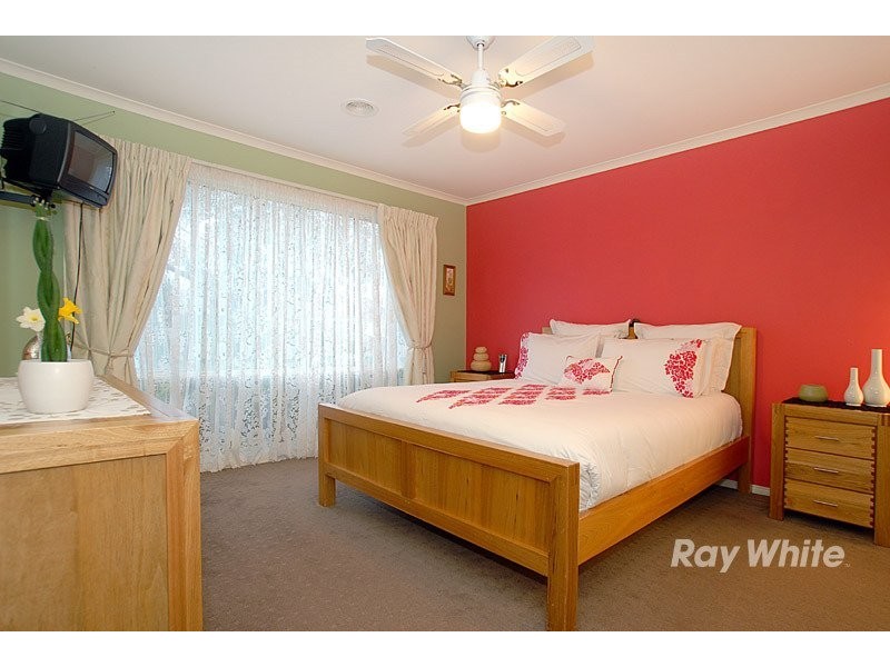 9 Fairhaven Boulevard, Cranbourne VIC 3977