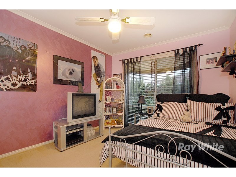 9 Fairhaven Boulevard, Cranbourne VIC 3977