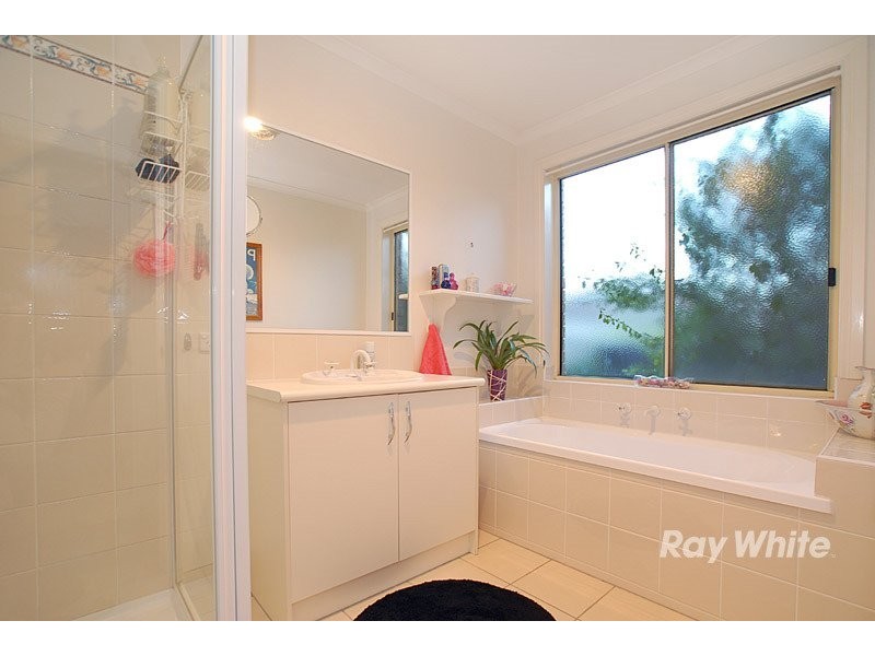 9 Fairhaven Boulevard, Cranbourne VIC 3977