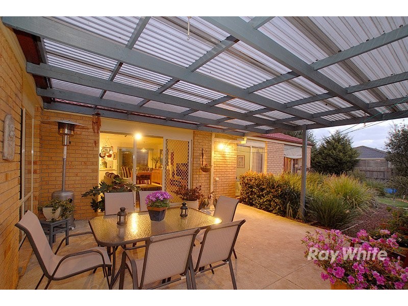 9 Fairhaven Boulevard, Cranbourne VIC 3977