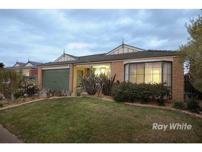 14 Tauna Place, Cranbourne VIC 3977
