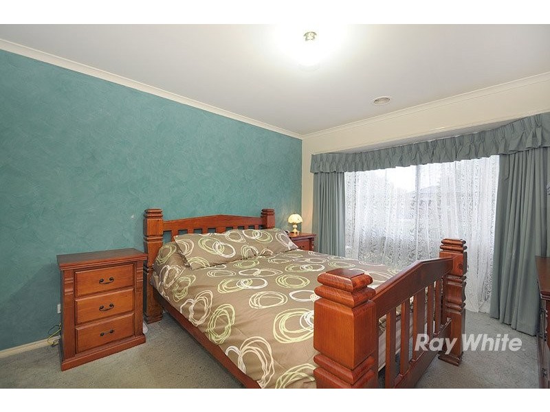 14 Tauna Place, Cranbourne VIC 3977