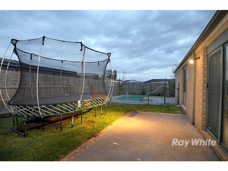 14 Tauna Place, Cranbourne VIC 3977