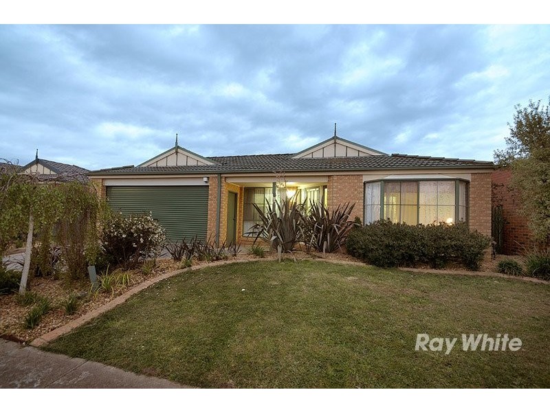 14 Tauna Place, Cranbourne VIC 3977