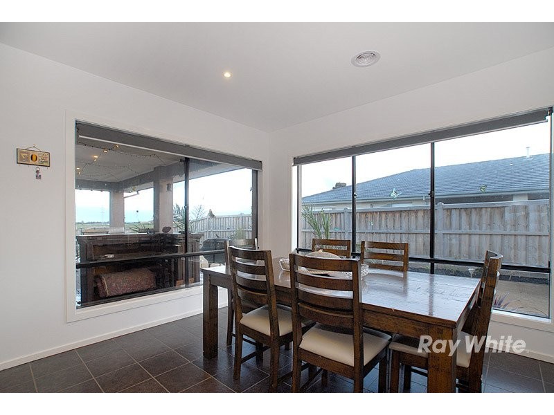 110 Settlers Run, Cranbourne South VIC 3977