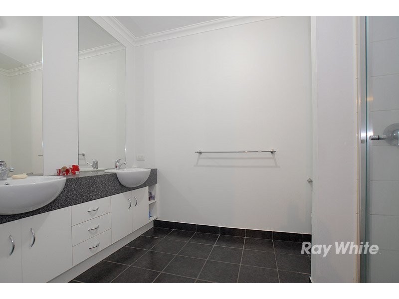 110 Settlers Run, Cranbourne South VIC 3977