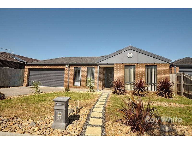 28 Taplan Crescent, Cranbourne VIC 3977