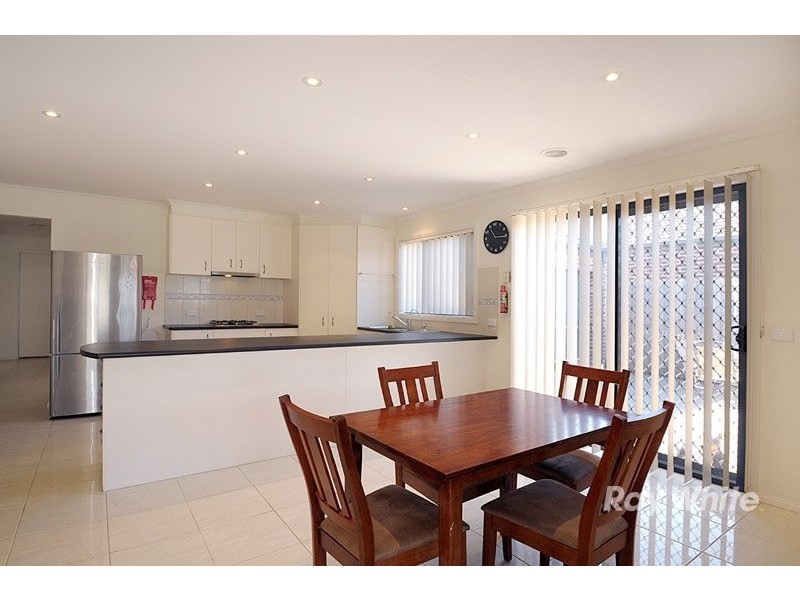 28 Taplan Crescent, Cranbourne VIC 3977