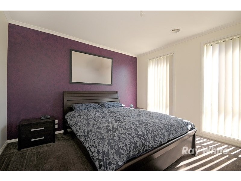 28 Taplan Crescent, Cranbourne VIC 3977