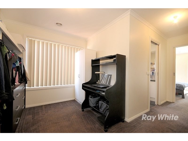 28 Taplan Crescent, Cranbourne VIC 3977