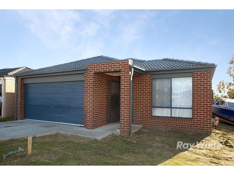 19 Calais Circuit, Cranbourne VIC 3977