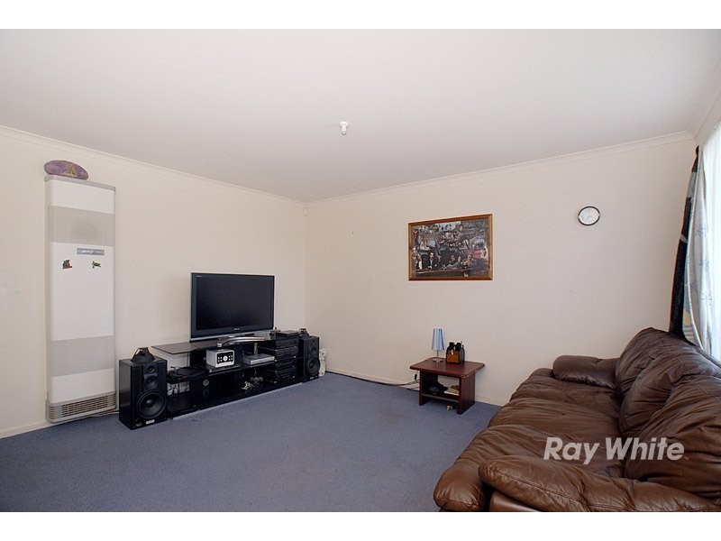 19 Calais Circuit, Cranbourne VIC 3977