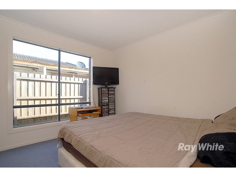 19 Calais Circuit, Cranbourne VIC 3977