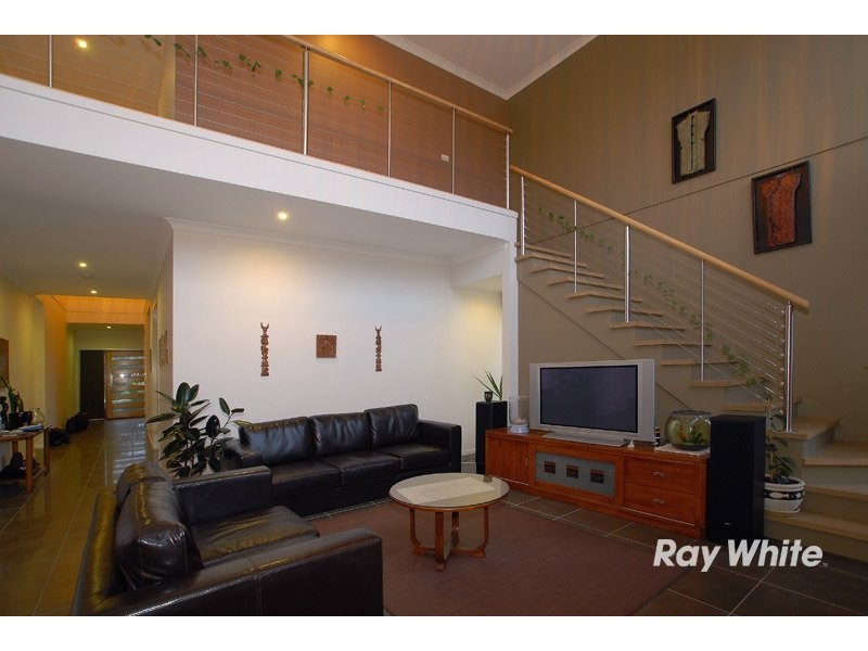 42 Yellowbox Crescent, Lyndhurst VIC 3975