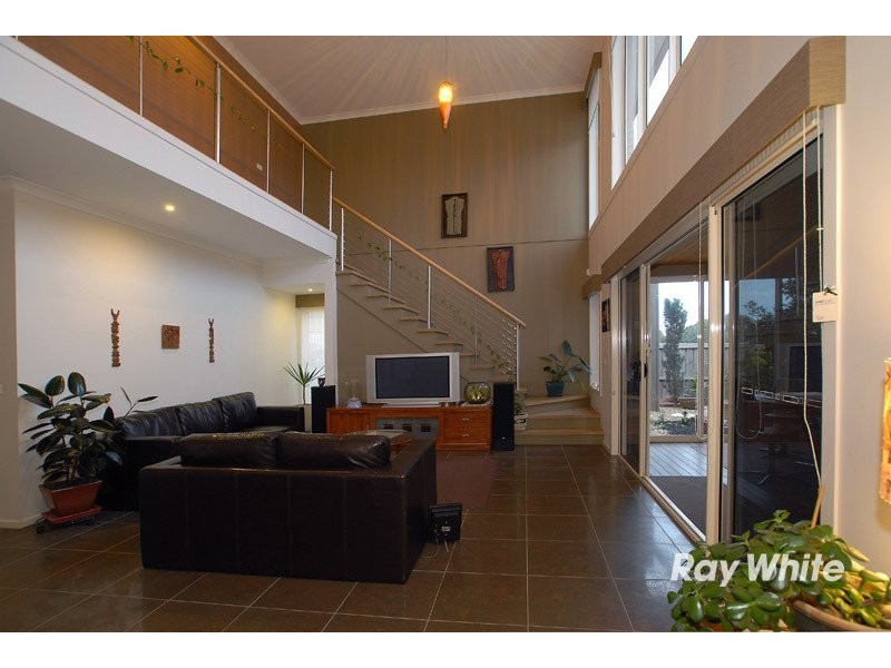 42 Yellowbox Crescent, Lyndhurst VIC 3975