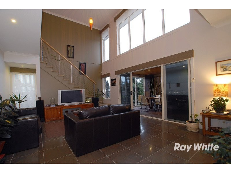 42 Yellowbox Crescent, Lyndhurst VIC 3975