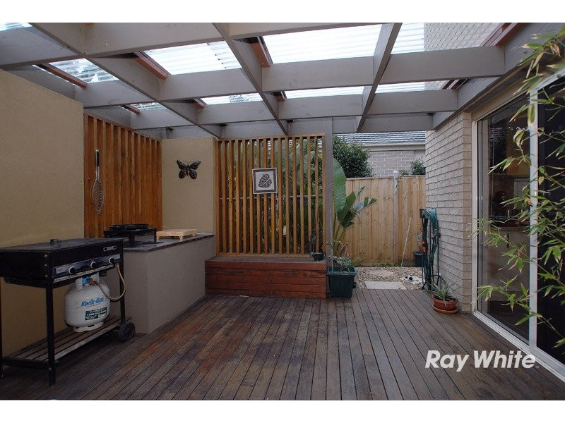 42 Yellowbox Crescent, Lyndhurst VIC 3975